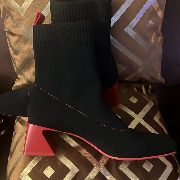 Women’s Ankle Boots - Picture 3 of 6